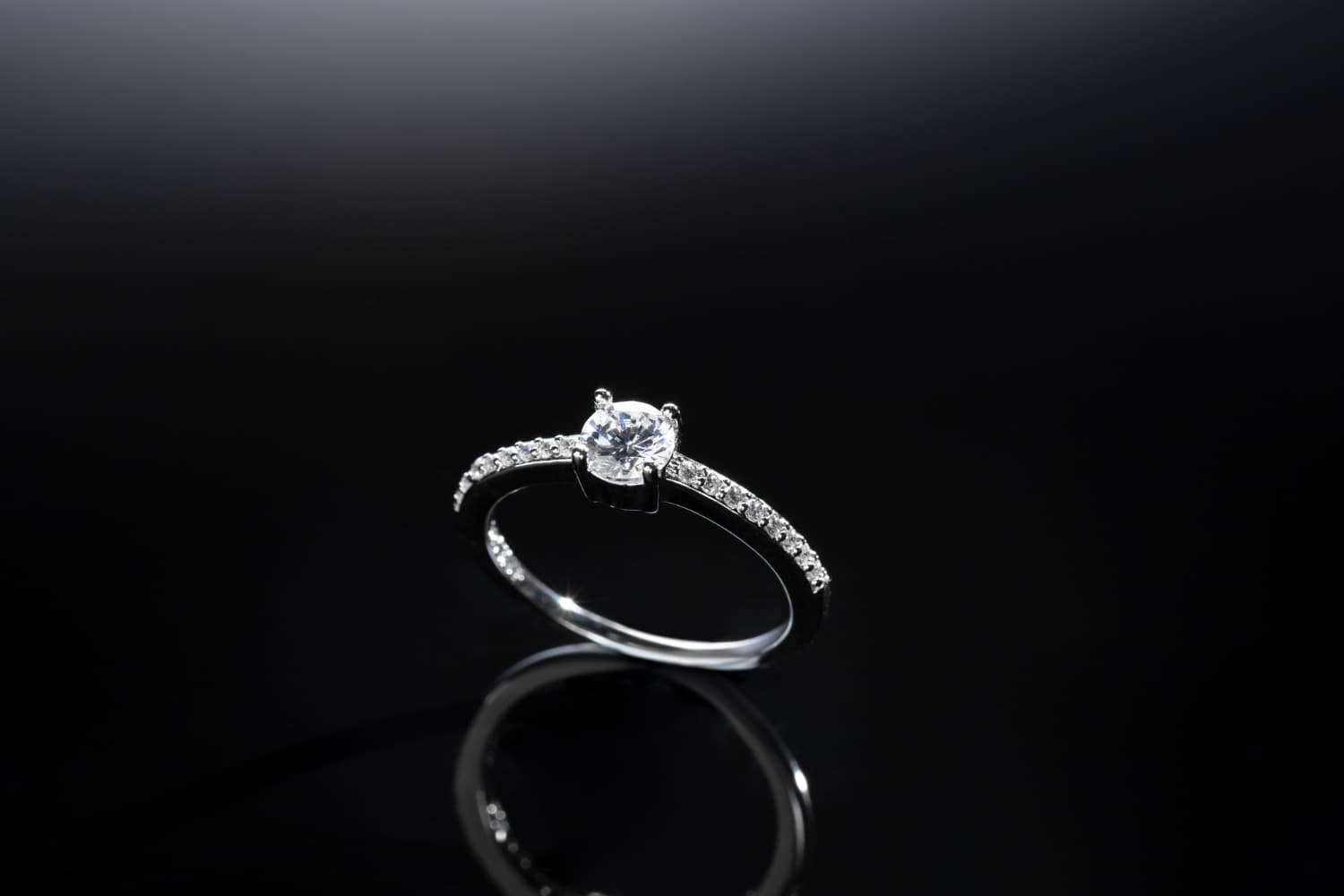 Three Stone Setting